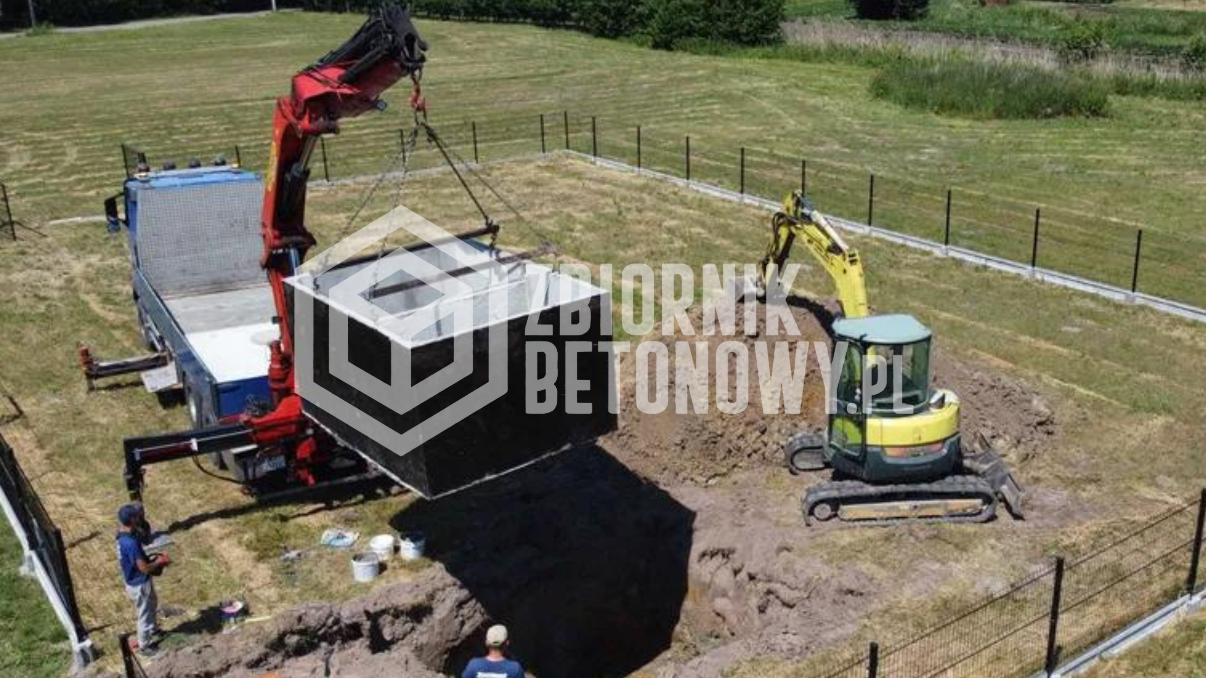 Szambo betonowe przygotowane do montażu przy firmie