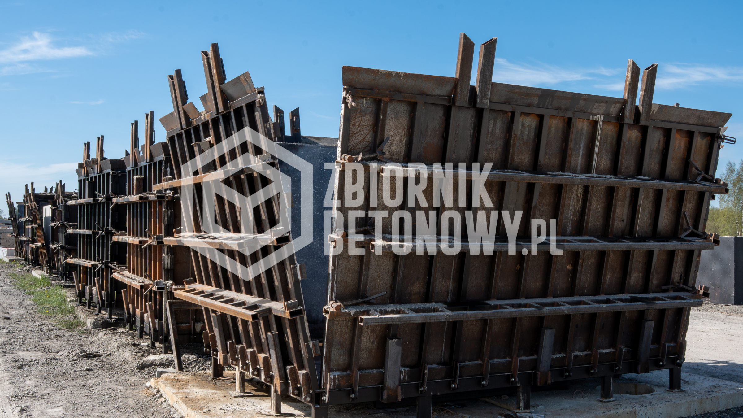 Transport szamba betonowego samochodem z HDS